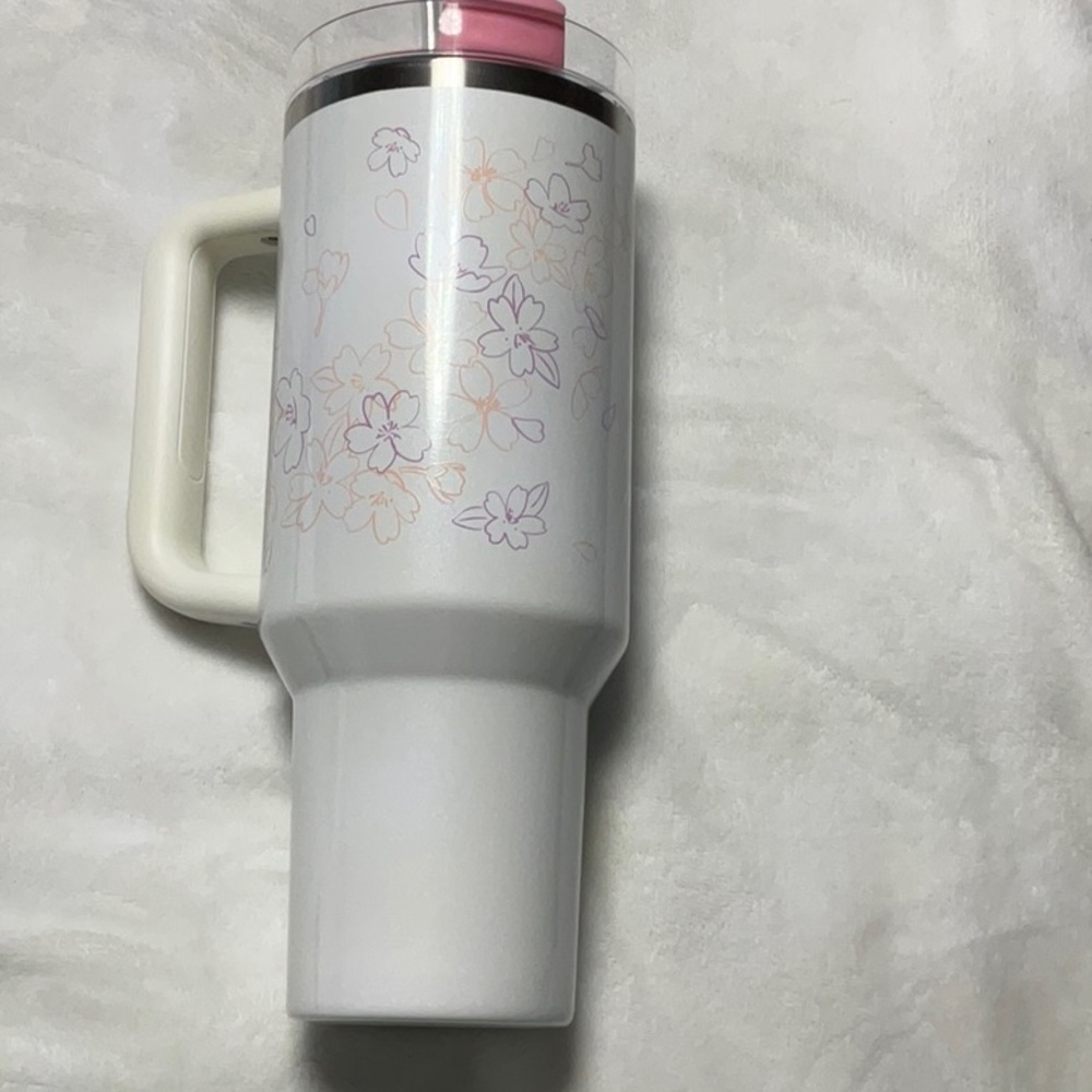 Starbucks/Stanley Sakura Cup Philippines Exclusive Limited Release Cream
